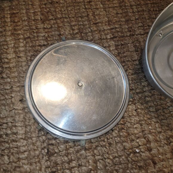 Vintage MIRRO Cake Carrier #2002KM Aluminum Locking Lid w Handle 1950s Excellent - Picture 8 of 16